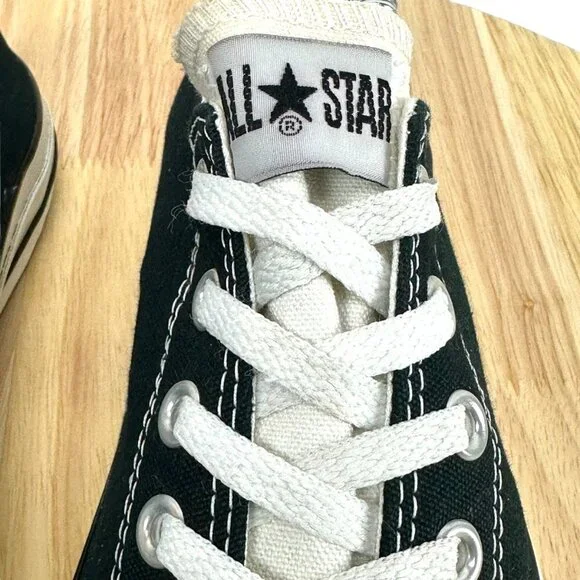 Converse Chuck Taylor Low Canvas Trainers  Size  M 7.5  W 8.5   1J798 - Picture 10 of 11